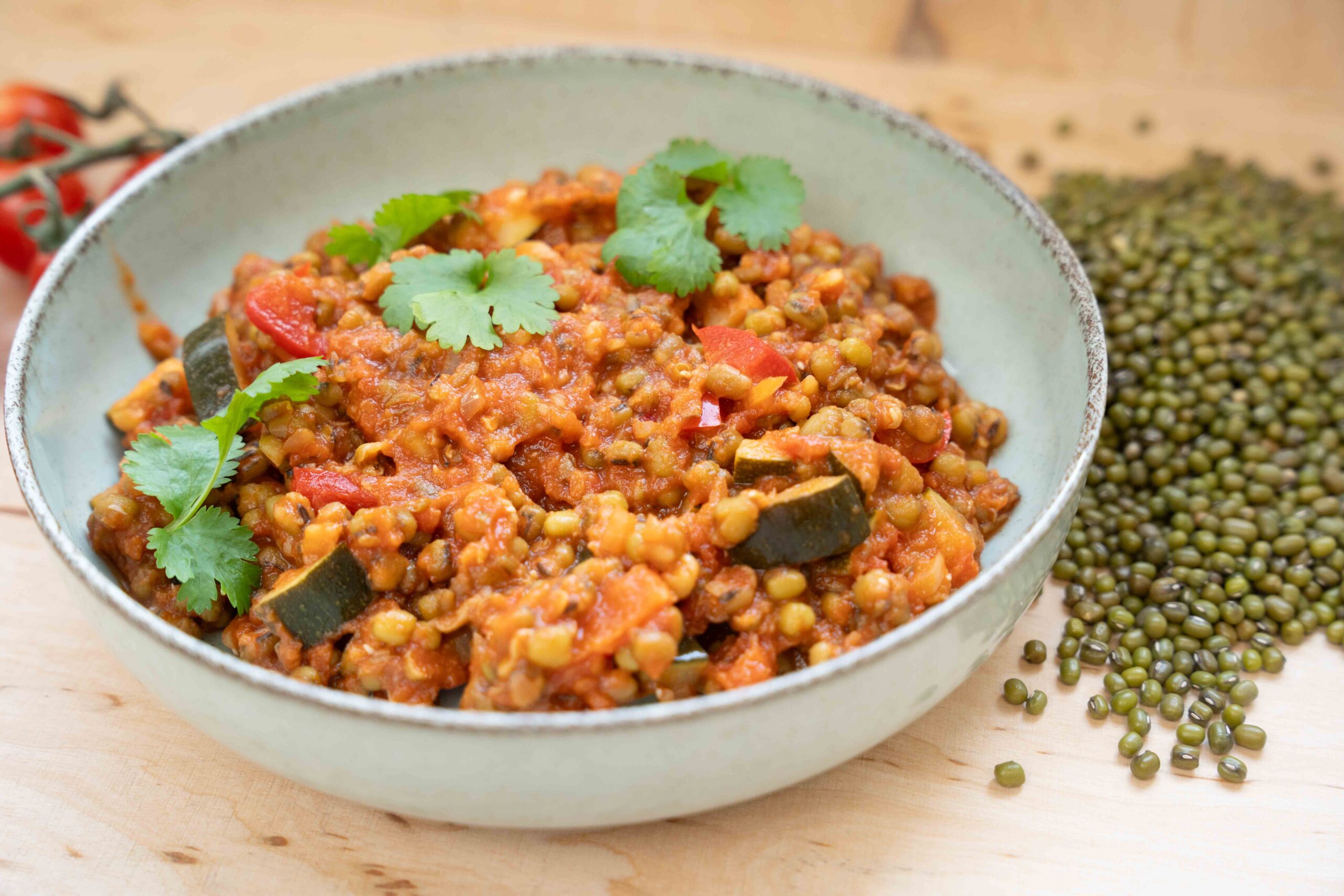 Wegański gulasz z fasolą mung - obrazek 2