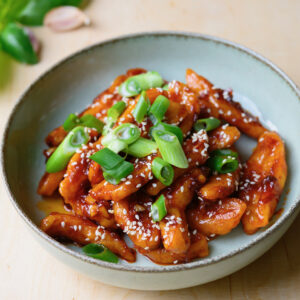 Wegańskie kopytka z batatów w sosie azjatyckim